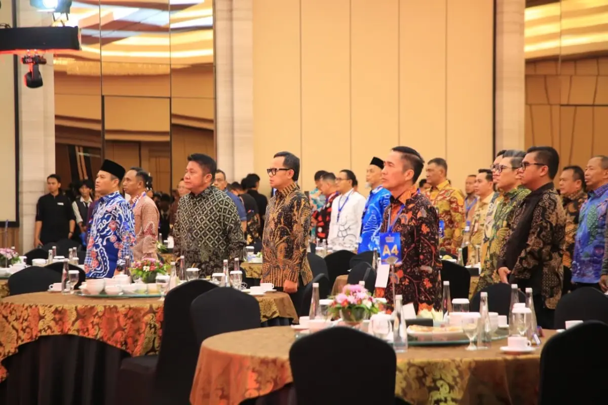 Gubernur Sumatra Selatan (Sumsel), Herman Deru, saat menghadiri Forum Akselerator Negeri yang digelar Kementerian Dalam Negeri (Kemendagri) Republik Indonesia, di Ballroom Hotel Wyndham OPI Jakabaring, Palembang, Sabtu, 25 April 2026. (BEKISARMEDIA.ID/HAIRUDIN)