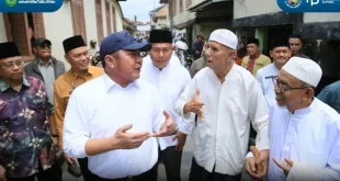 HIDUPKAN WISATA: Gubernur Sumsel, Herman Deru, saat meninjau rencana festival di Kampung Al-Munawar, Palembang. (BEKISARMEDIA.ID/HAIRUDIN)