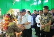 Gubernur Sumsel, Herman Deru saat menghadiri penyerahan bantuan ambulans dari PT BPOP untuk warga Desa Betung 1, Kecamatan Lubuk Keliat, Kabupaten Ogan Ilir, Kamis,, 23 April 2026. (BEKISARMEDIA.ID/HAIRUDIN)