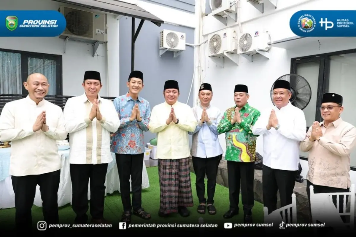 Gubernur Sumsel Herman Deru dan para kepala daerah saat open house hari kedua Idulfitri 1447 H.