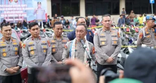 Kapolda Sumsel, Irjen. Pol. Shandi Nugroho, memimpin kegiatan penyerahan kunci motor kepada korban curanmor di Palembang. (BEKISARMEDIA.ID/HAIRUDIN)