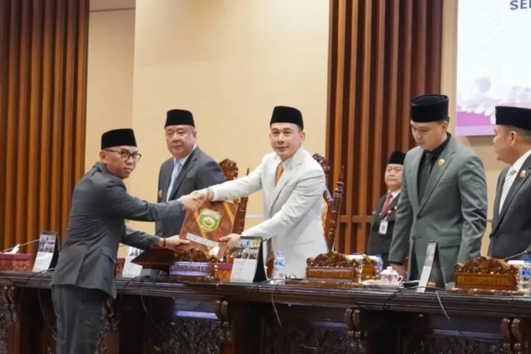 Suasana Rapat Paripurna XXXIII DPRD Sumsel terkait LKPJ Gubernur Sumsel 2025