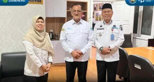 Sekretaris Daerah (Sekda) Sumsel, Edward Candra, langsung terjun ke lapangan untuk memastikan seluruh lini pelayanan publik tidak "lemas" setelah libur panjang. (BEKISARMEDIA.ID/HAIRUDIN)