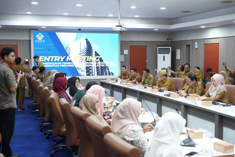 Edward Candra saat memimpin Entry Meeting pemeriksaan terinci Badan Pemeriksa Keuangan (BPK) Republik Indonesia (RI) Perwakilan Sumsel atas Laporan Keuangan Pemerintah Daerah (LKPD) Provinsi Sumsel Tahun 2025, pada hari Senin, tanggal 6 April 2026. (BEKISARMEDIA.ID/HAIRUDIN)