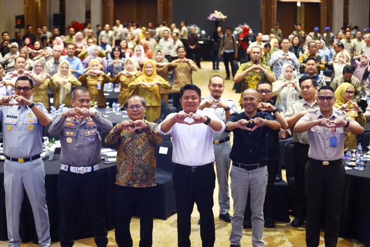 Gubernur Sumsel, Herman Deru, meluncurkan aplikasi SIGUNTANG untuk pajak kendaraan bermotor. (BEKISARMEDIA.ID/HAIRUDIN)