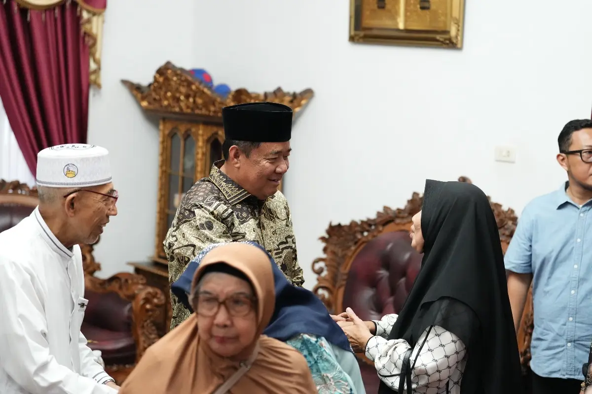 Wagub Sumsel, Cik Ujang, saat memberikan sambutan di acara Halal Bihalal IKLS di Pakjo Palembang.
