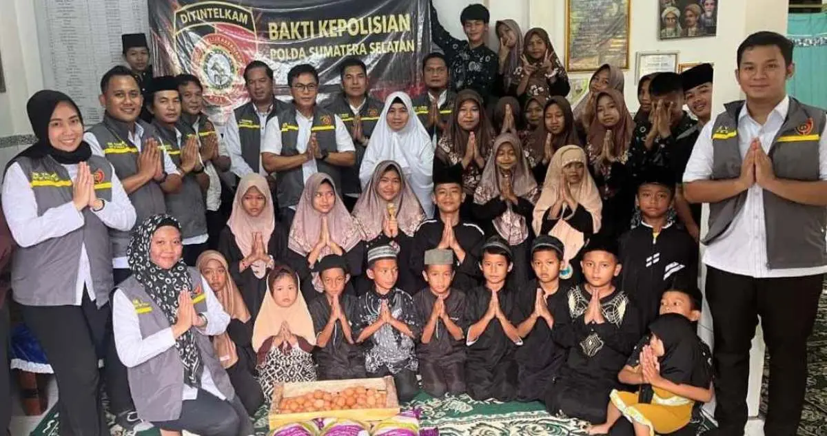 Direktorat Intelijen Keamanan (Ditintelkam) Kepolisian Daerah (Polda) Sumatra Selatan (Sumsel) menggelar aksi sosial bertajuk Bakti Kepolisian dengan menyambangi Panti Asuhan Mahabattul Ummi di Kota Palembang, Jum'at, 22 Mei 2026. (BEKISARMEDIA.ID/ANGGA)