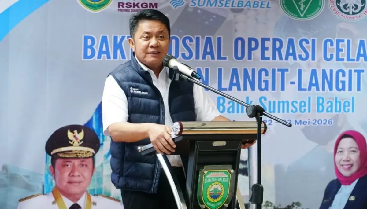 Peringati HUT ke-80, Pemprov Sumsel Gelar Bakti Sosial Operasi Bibir Sumbing bagi Puluhan Pasien 3 Gubernur Sumatra Selatan (Sumsel), Herman Deru, meninjau langsung pelaksanaan bakti sosial operasi celah bibir dan langit-langit (bibir sumbing) di Rumah Sakit Gigi dan Mulut (RSGM) Provinsi Sumsel, Jum'at, 22 Mei 2026. (BEKISARMEDIA.ID/HAIRUDIN)