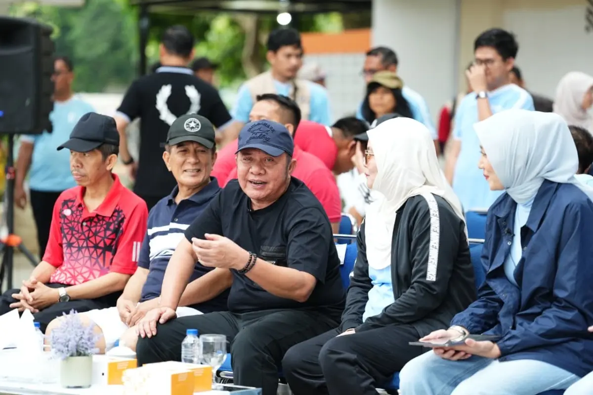 Gubernur Sumatra Selatan (Sumsel), Herman Deru, saat menghadiri dialog interaktif bertajuk "Bola Gembira Menuju Piala Dunia bersama Gubernur Sumsel" pada hari Minggu, tanggal 3 Mei 2026 di Kambang Iwak, Kota Palembang. (BEKISARMEDIA.ID/ANGGA)