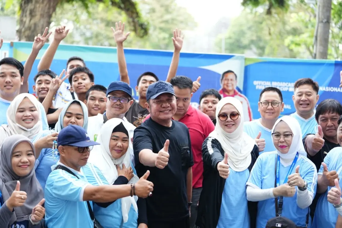 Gubernur Sumatra Selatan (Sumsel), Herman Deru, saat menghadiri dialog interaktif bertajuk "Bola Gembira Menuju Piala Dunia bersama Gubernur Sumsel" pada hari Minggu, tanggal 3 Mei 2026 di Kambang Iwak, Kota Palembang. (BEKISARMEDIA.ID/ANGGA)