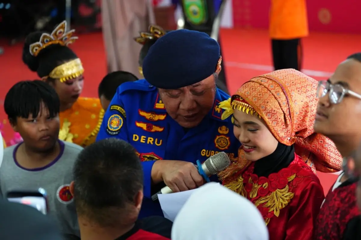 Gubernur Sumsel, Herman Deru, secara resmi membuka Kejuaraan Daerah Special Olympics Indonesia (SOIna) Sumsel 2026 di Aula SLB Negeri Pembina Palembang, Kamis, 30 April 2026. (BEKISARMEDIA.ID/HAIRUDIN)