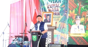 Gubernur Provinsi Sumatera Selatan, Herman Deru, saat menghadiri Festival Kehutanan bertajuk Kenal Hutan, Kenal Masa Depan, yang diselenggarakan di Universitas Islam Negeri (UIN) Raden Fatah Palembang, pada hari Rabu, tanggal 21 Mei 2026. (BEKISARMEDIA.ID/HAIRUDIN)