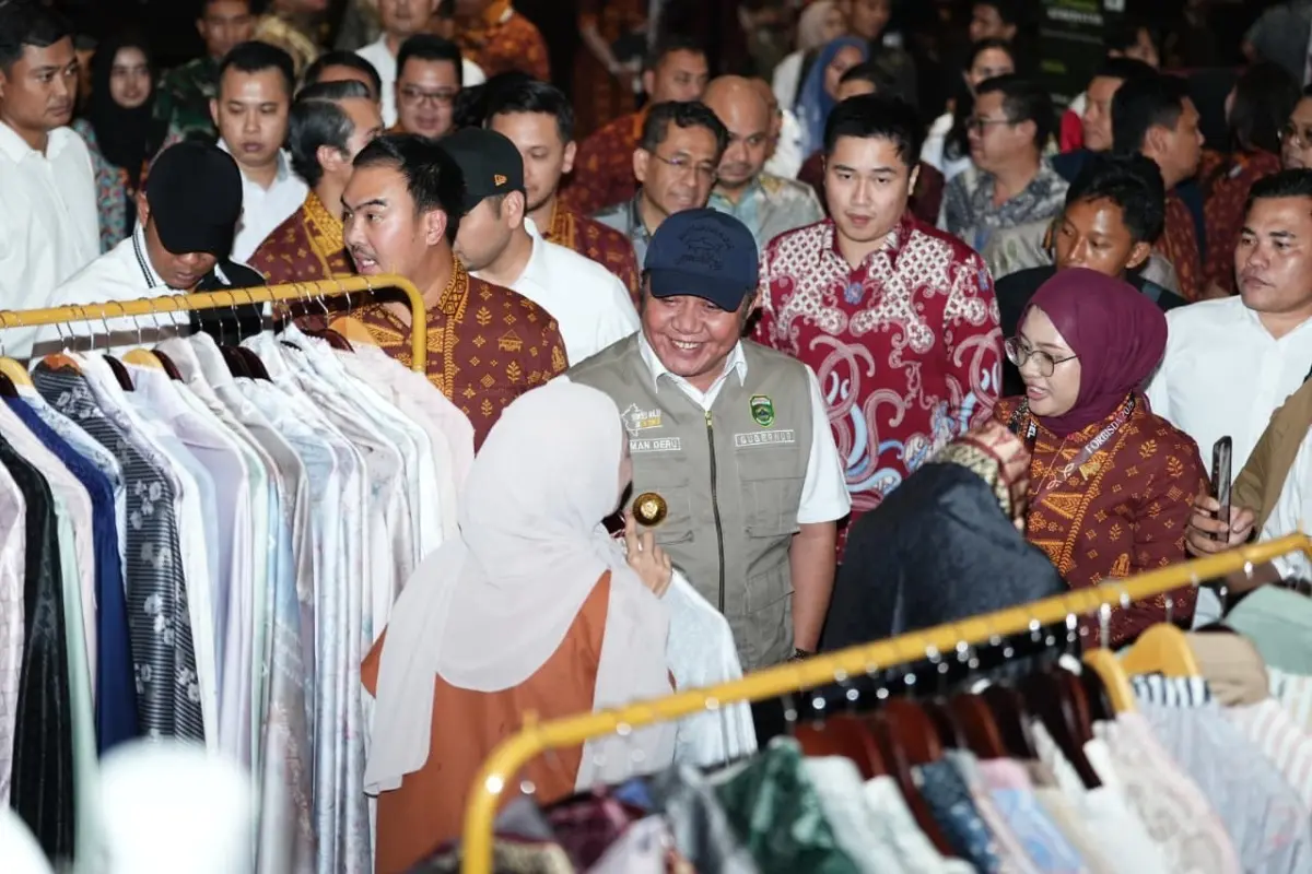 Gubernur Sumsel, Herman Deru, secara resmi membuka Forum Bisnis Daerah (FORBISDA) 2026 di The Sultan Convention Center, Rabu, 29 April 2026. (BEKISARMEDIA.ID/HAIRUDIN)