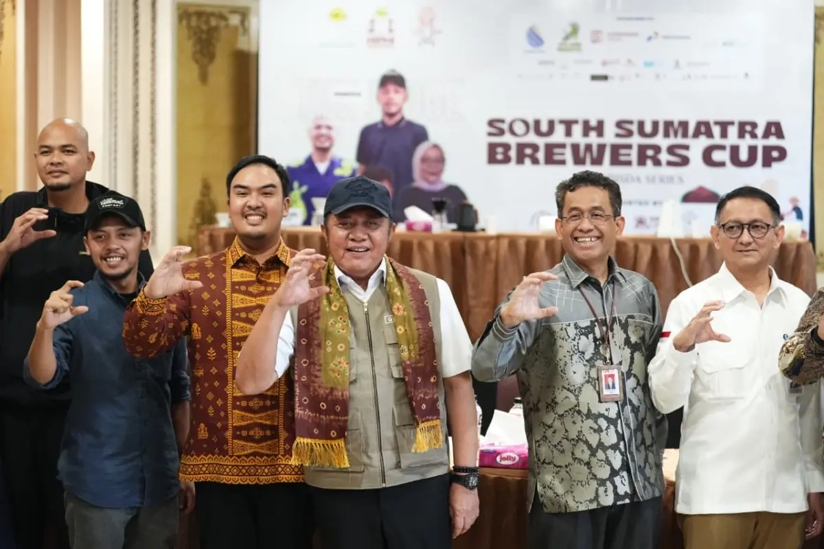 Gubernur Sumsel, Herman Deru, secara resmi membuka Forum Bisnis Daerah (FORBISDA) 2026 di The Sultan Convention Center, Rabu, 29 April 2026. (BEKISARMEDIA.ID/HAIRUDIN)