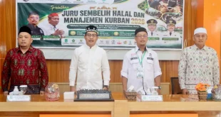 Wakil Bupati Kabupaten Muba, Abdur Rohman Husen, menghadiri kegiatan Pelatihan Juru Sembelih Halal dan Manajemen Kurban yang diinisiasi oleh Pengurus Daerah Juru Sembelih Halal (JULEHA) Kabupaten Muba, di Gedung Pusat Belajar Guru (PBG) Muba, Kamis, 14 Mei 2026. (BEKISARMEDIA.ID/ANGGA)