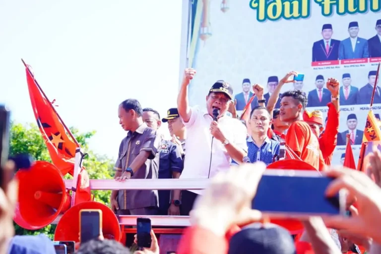 Bupati Kabupaten Muba, Toha Tohet, turun langsung menyerap aspirasi para pekerja dengan sikap humanis, sekaligus memberikan peringatan tegas bagi sektor industri di wilayahnya. (BEKISARMEDIA.ID/HAIRUDIN)