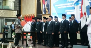 Gubernur Sumsel, Herman Deru, secara langsung melantik jajaran pengurus Forum Komite SMA-SMK-SLB Provinsi Sumsel periode 2026-2029 di Graha Bina Praja, Palembang, hari Sabtu, 2 Mei 2026. (BEKISARMEDIA.ID/HAIRUDIN)