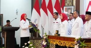 Hj. Febrita Lustia melantik Kepengurusan Palang Merah Indonesia (PMI) untuk empat wilayah di Griya Agung Palembang, Sabtu, 23 Mei 2026. (BEKISARMEDIA.ID/HAIRUDIN)