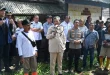 Ketua Pansus Perkebunan DPRD Sumsel, Aswan Mufti, bersama Anggota Pansus, Andi Rizkiansyah, memimpin langsung jalannya pertemuan penyerahan hak garap lahan eks Gembala kepada masyarakat Desa Tanjung Baru, Kecamatan Indralaya Utara, Kabupaten Ogan Ilir (OI), Provinsi Sumatra Selatan. (BEKISARMEDIA.ID/HAIRUDIN)