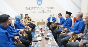 Pemerintah Kabupaten (Pemkab) Ogan Komering Ulu (OKU) Timur menerima kunjungan kerja strategis dari Komisi I Dewan Perwakilan Rakyat Daerah (DPRD) Provinsi Sumatra Selatan. (BEKISARMEDIA.ID/HAIRUDIN)