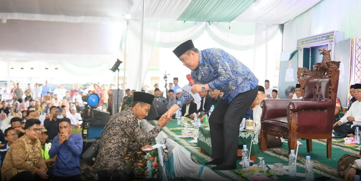 Wakil Gubernur (Wagub) Sumatra Selatan (Sumsel), Cik Ujang, menghadiri acara Pengajian Akbar dalam rangka Hari Lahir (Harlah) ke-10 Pondok Pesantren (Ponpes) Hidayatullah Mubtadiin Sigam, sekaligus Haul Ummi Liliyin ke-4. (BEKISARMEDIA.ID/HAIRUDIN)