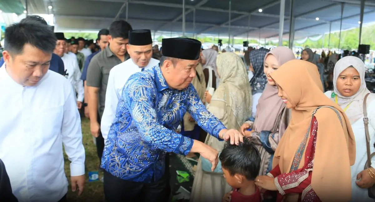 Wakil Gubernur (Wagub) Sumatra Selatan (Sumsel), Cik Ujang, menghadiri acara Pengajian Akbar dalam rangka Hari Lahir (Harlah) ke-10 Pondok Pesantren (Ponpes) Hidayatullah Mubtadiin Sigam, sekaligus Haul Ummi Liliyin ke-4. (BEKISARMEDIA.ID/HAIRUDIN)