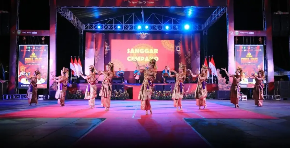 Buka Festival Sriwijaya 2026, Wagub Sumsel Ajak Generasi Muda Gali Kejayaan Sejarah Sumsel 1 Wakil Gubernur (Wagub) Sumatra Selatan (Sumsel), Cik Ujang, resmi membuka gelaran Festival Sriwijaya 2026 di Kompleks Dekranasda Palembang, Jum'at, 15 Mei 2026. (BEKISARMEDIA.ID/HAIRUDIN)