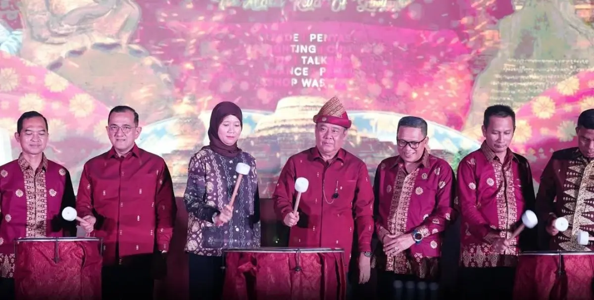 Wakil Gubernur (Wagub) Sumatra Selatan (Sumsel), Cik Ujang, resmi membuka gelaran Festival Sriwijaya 2026 di Kompleks Dekranasda Palembang, Jum'at, 15 Mei 2026. (BEKISARMEDIA.ID/HAIRUDIN)