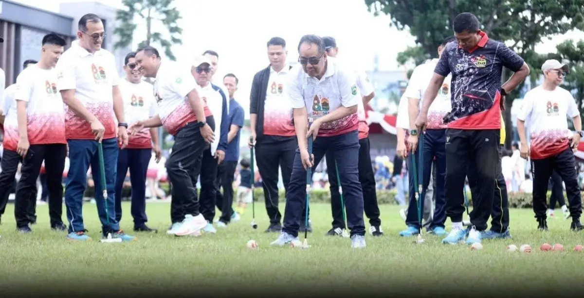 Refleksi HUT ke-80 Provinsi Sumsel, Cik Ujang Ajak Masyarakat Kenang Jasa Pendahulu 1 Wakil Gubernur Sumsel, Cik Ujang, mengikuti Puncak rangkaian peringatan Hari Ulang Tahun (HUT) ke-80 Provinsi Sumatra Selatan (Sumsel) di area halaman Kantor Gubernur Sumsel, Minggu, tanggal 17 Mei 2026. (BEKISARMEDIA.ID/HAIRUDIN)