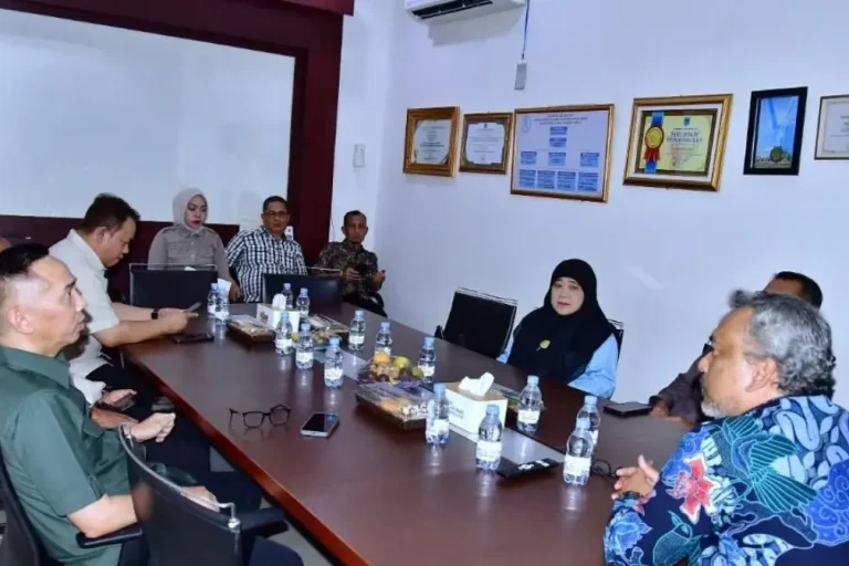 Komisi III DPRD Sumsel melangsungkan kunjungan kerja pengawasan ke Kantor BSB Cabang Lahat. (BEKISARMEDIA.ID/HAIRUDIN)