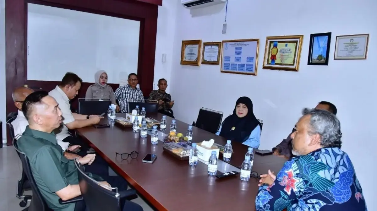 Komisi III DPRD Sumsel melangsungkan kunjungan kerja pengawasan ke Kantor BSB Cabang Lahat. (BEKISARMEDIA.ID/HAIRUDIN)