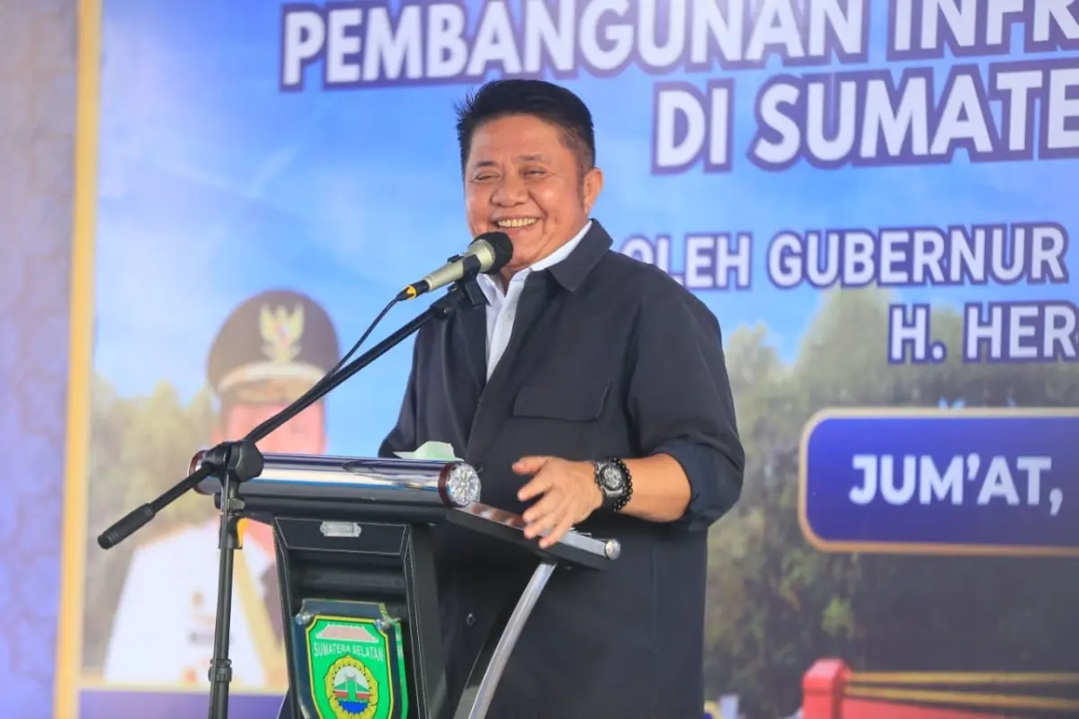 Herman Deru Resmikan 17 Jembatan Baru, Pemprov Sumsel Pangkas Jarak Tempuh Antar-Kabupaten 2 Gubernur Provinsi Sumatra Selatan (Sumsel), Herman Deru, didampingi Wakil Gubernur Sumsel, Cik Ujang, dan Bupati Kabupaten Musi Rawas, Hj. Ratna Machmud, meresmikan 17 infrastruktur jembatan yang tersebar di berbagai kabupaten dan kota di Sumsel. (BEKISARMEDIA.ID/HAIRUDIN)