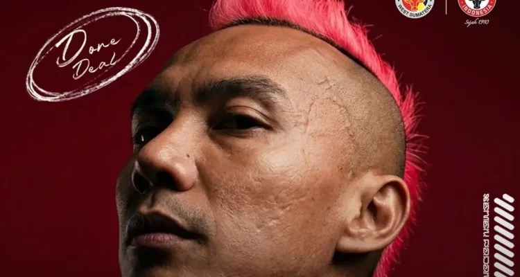 Setelah resmi berpisah dengan Persik Kediri, Novri Setiawan memutuskan untuk pulang kampung dan membela klub tanah kelahirannya, Semen Padang FC, untuk pertama kali dalam karier profesionalnya. (foto : instagram Semenpadangfc)