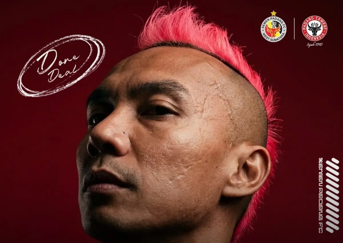 Setelah resmi berpisah dengan Persik Kediri, Novri Setiawan memutuskan untuk pulang kampung dan membela klub tanah kelahirannya, Semen Padang FC, untuk pertama kali dalam karier profesionalnya. (foto : instagram Semenpadangfc)