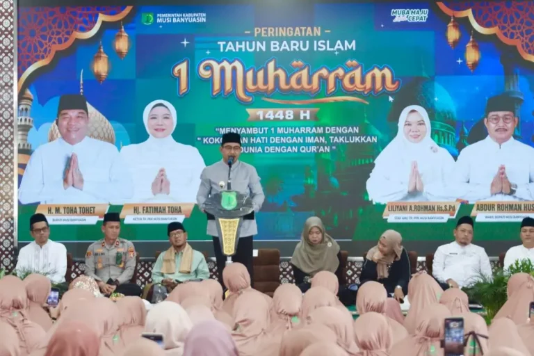 Wakil Bupati Kabupaten Muba, Abdur Rohman Husen, memberikan sambutan pada peringatan Tahun Baru Islam 1 Muharram 1448 Hijriah. (BEKISARMEDIA.ID/HAIRUDIN) Wakil Bupati Kabupaten Muba, Abdur Rohman Husen, memberikan sambutan pada peringatan Tahun Baru Islam 1 Muharram 1448 Hijriah. (BEKISARMEDIA.ID/HAIRUDIN)