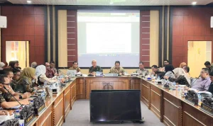 Pemerintah Kabupaten (Pemkab) Musi Banyuasin (Muba) bersama Dewan Perwakilan Rakyat Daerah (DPRD) mulai menggodok Rancangan Peraturan Daerah (Raperda) tentang Perubahan atas Peraturan Daerah Nomor 8 Tahun 2023 tentang Pajak Daerah dan Retribusi Daerah. (BEKISARMEDIA.ID/HAIRUDIN) Pemerintah Kabupaten (Pemkab) Musi Banyuasin (Muba) bersama Dewan Perwakilan Rakyat Daerah (DPRD) mulai menggodok Rancangan Peraturan Daerah (Raperda) tentang Perubahan atas Peraturan Daerah Nomor 8 Tahun 2023 tentang Pajak Daerah dan Retribusi Daerah. (BEKISARMEDIA.ID/HAIRUDIN)