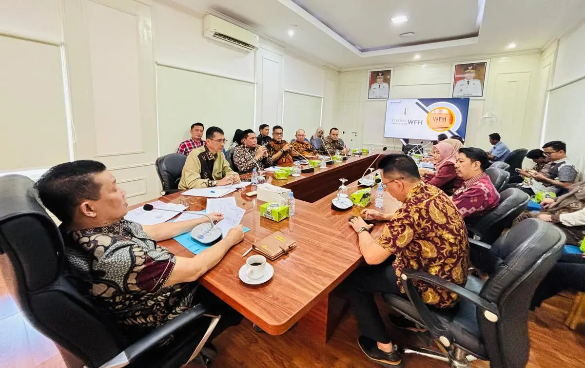 Rapat Evaluasi Penerapan WFH di lingkungan Pemkab Muba, yang dipimpin langsung oleh Sekretaris Daerah Kabupaten Muba, Syafaruddin, pada hari Jum'at, tanggal 29 Mei 2026. (BEKISARMEDIA.ID/HAIRUDIN)