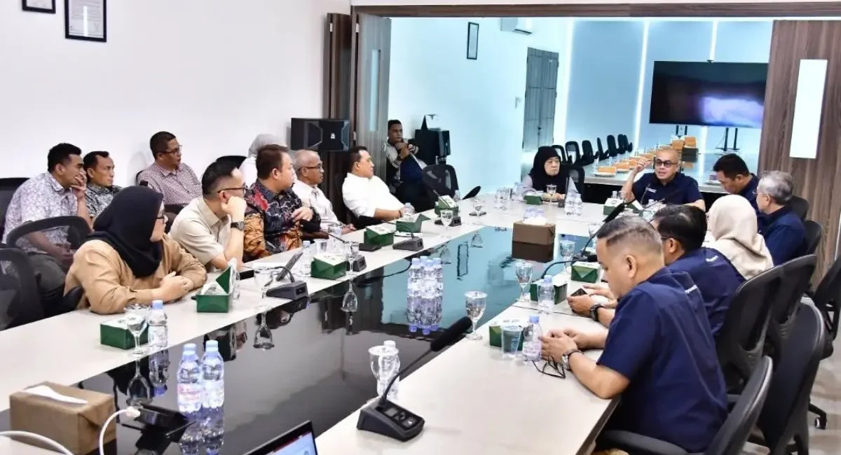 PT Semen Baturaja (Persero) Tbk (SMBR) menerima kunjungan kerja dari jajaran Sekretaris dan Anggota Komisi III Dewan Perwakilan Rakyat Daerah (DPRD) Provinsi Sumatra Selatan (Sumsel), pada hari Rabu, tanggal 10 Juni 2026. (BEKISARMEDIA.ID/HAIRUDIN)