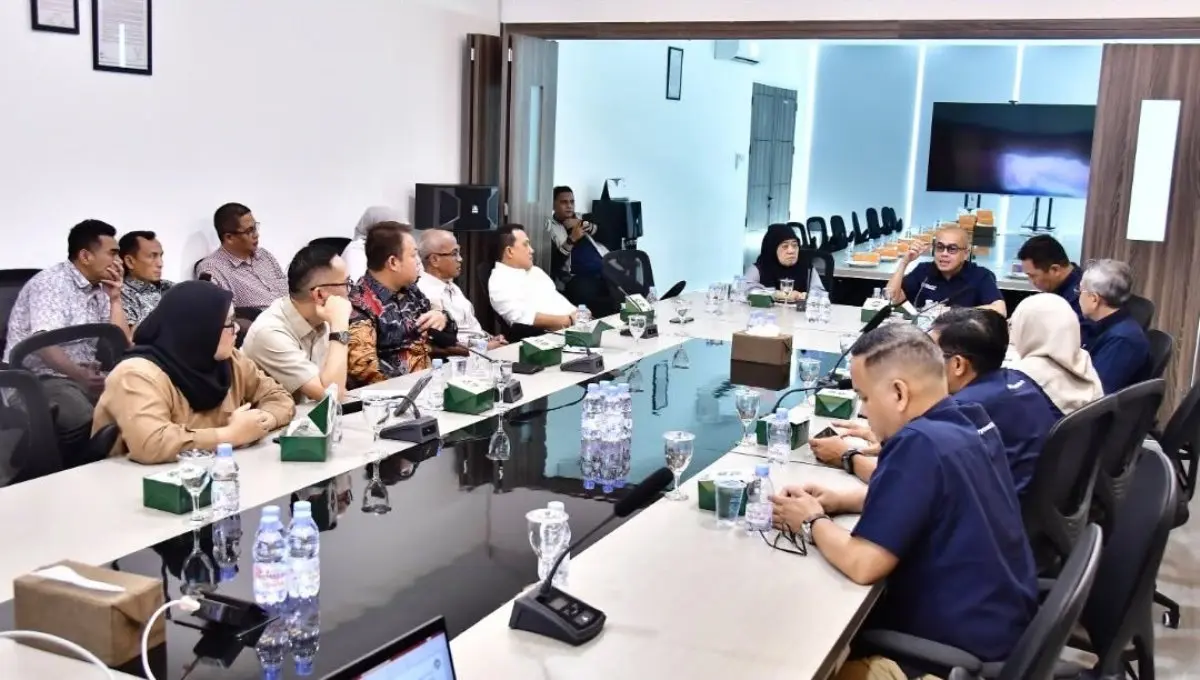 PT Semen Baturaja (Persero) Tbk (SMBR) menerima kunjungan kerja dari jajaran Sekretaris dan Anggota Komisi III Dewan Perwakilan Rakyat Daerah (DPRD) Provinsi Sumatra Selatan (Sumsel), pada hari Rabu, tanggal 10 Juni 2026. (BEKISARMEDIA.ID/HAIRUDIN)