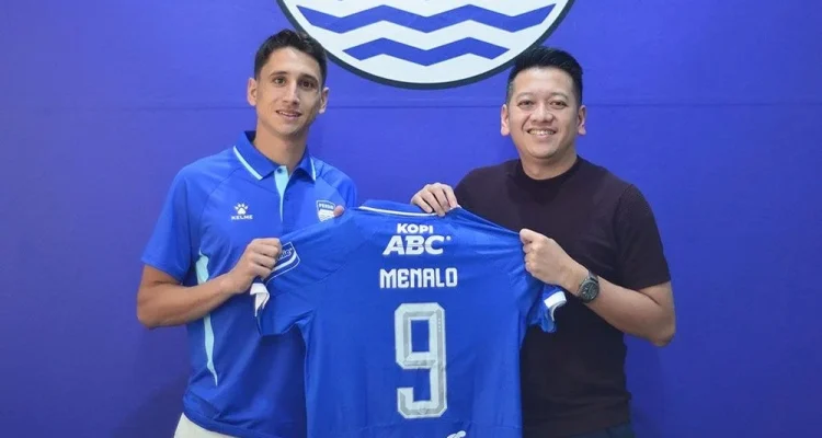 Winger anyar Persib Bandung asal Bosnia Herzegovina, Luka Menalo, resmi akan mengenakan nomor punggung 9 pada kompetisi Super League musim 2026/2027. (BEKISARMEDIA.ID/TRI)