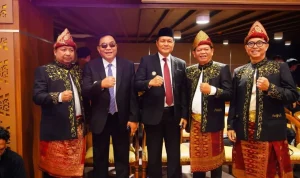 Bupati Kabupaten Musi Banyuasin (Muba), Toha Tohet, menghadiri Rapat Paripurna DPRD Provinsi Sumatra Selatan (Sumsel), dalam rangka Peringatan Hari Jadi ke-80 Provinsi Sumatra Selatan Tahun 2026. (BEKISARMEDIA.ID/HAIRUDIN)