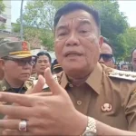 Bupati Kabupaten Muba, Toha Tohet, menegaskan komitmennya untuk tetap memperjuangkan legalisasi tata kelola refinery atau penyulingan minyak masyarakat melalui jalur hukum yang resmi dan konstitusional. (BEKISARMEDIA.ID/HAIRUDIN)