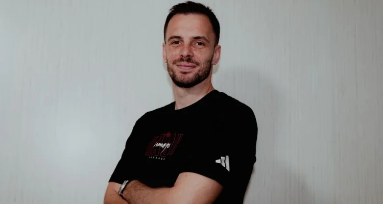 Manajemen Persija Jakarta resmi mendatangkan bek asing tangguh asal Sarajevo, Bosnia dan Herzegovina, Kerim Memija. (foto : ileague.id)