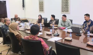 rapat Konsolidasi dan Evaluasi Kinerja dalam rangka Penguatan Sinergitas serta Akselerasi Persiapan Evaluasi Sistem Akuntabilitas Kinerja Instansi Pemerintah (SAKIP) Kabupaten Muba Tahun 2026, di Ruang Rapat Sekretaris Daerah Muba, pada hari Kamis, tanggal 25 Juni 2026. (BEKISARMEDIA.ID/HAIRUDIN) rapat Konsolidasi dan Evaluasi Kinerja dalam rangka Penguatan Sinergitas serta Akselerasi Persiapan Evaluasi Sistem Akuntabilitas Kinerja Instansi Pemerintah (SAKIP) Kabupaten Muba Tahun 2026, di Ruang Rapat Sekretaris Daerah Muba, pada hari Kamis, tanggal 25 Juni 2026. (BEKISARMEDIA.ID/HAIRUDIN)