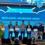 Polda Sumsel dianugerahi penghargaan sebagai Peringkat III Kelembagaan Penegak Hukum Sahabat Dhuafa dan Masyarakat Miskin Tahun 2026, oleh Majelis Ulama Indonesia. (BEKISARMEDIA.ID/WAHYUDI)