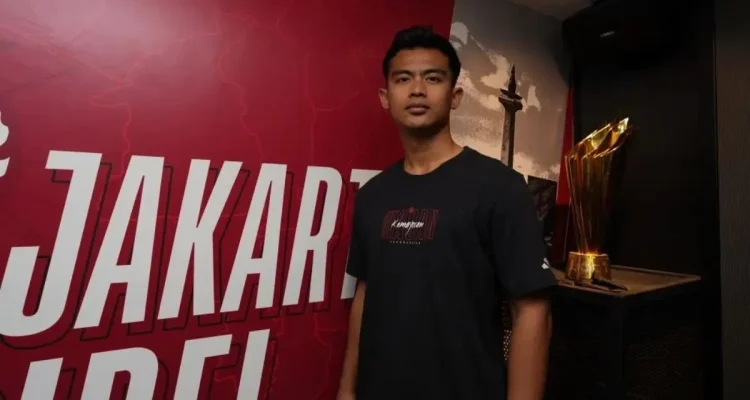 Persija Jakarta resmi mendaratkan bek kiri andalan Tim Nasional Indonesia, Pratama Arhan, dengan durasi kontrak jangka panjang selama tiga musim ke depan. (foto : ileague.id)