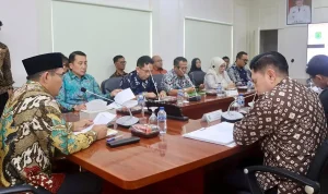 Rapat Umum Pemegang Saham (RUPS) PT Muba Energi Maju Berjaya (Perseroda) Tahun Buku 2025 di Kantor Perwakilan Muba di Palembang, pada hari Kamis, tanggal 25 Juni 2026. (BEKISARMEDIA.ID/HAIRUDIN) Rapat Umum Pemegang Saham (RUPS) PT Muba Energi Maju Berjaya (Perseroda) Tahun Buku 2025 di Kantor Perwakilan Muba di Palembang, pada hari Kamis, tanggal 25 Juni 2026. (BEKISARMEDIA.ID/HAIRUDIN)