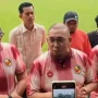 Presiden Klub Semen Padang FC, Andre Rosiade, meninjau langsung latihan perdana skuad di Lapangan ISCI, Tangerang. (foto : Ileague.id)
