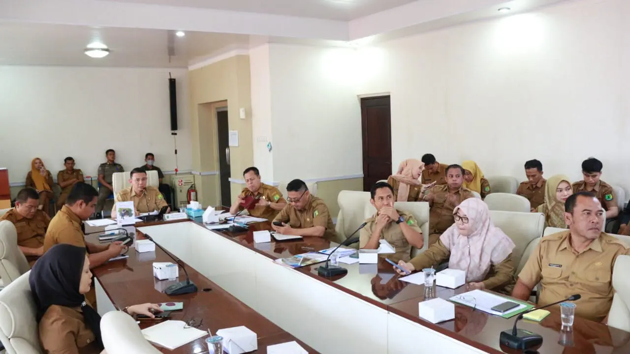 Rapat Tindak Lanjut Rencana Peresmian Pabrik Kelapa Sawit KUD Sejahtera yang digelar secara virtual dari Ruang Rapat Randik, pada hari Selasa, tanggal 28 Juli 2026. (BEKISARMEDIA.ID/ANGGA)