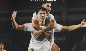 Mitchell Baker melakukan selebrasi usai menciptakan gol ke gawang kamboja. (foto : IG @timnasindonesia)